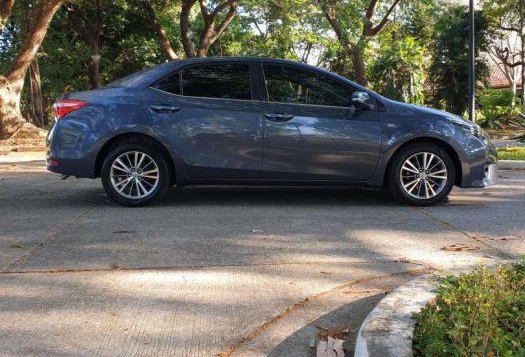 Selling 2nd Hand Toyota Corolla Altis 2015 in Angono-9