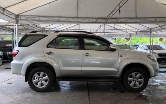 Toyota Fortuner 2010 Automatic Gasoline for sale in Makati-10