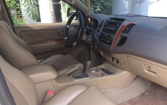 2nd Hand Toyota Fortuner 2009 at 63000 km for sale in Mandaue-1