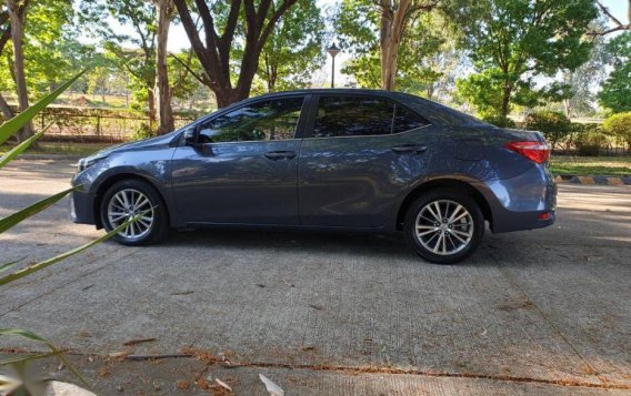 Selling 2nd Hand Toyota Corolla Altis 2015 in Angono-8