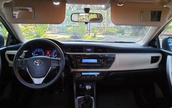 Selling 2nd Hand Toyota Corolla Altis 2015 in Angono-10