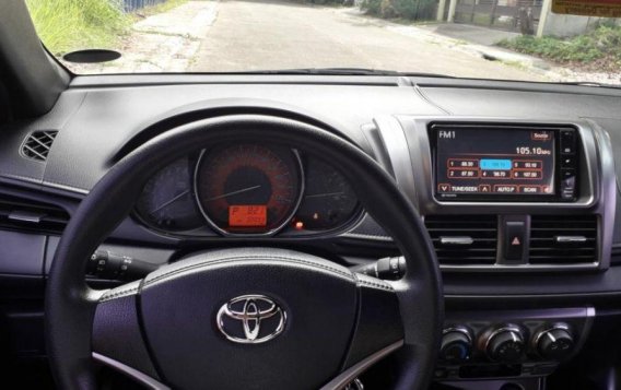 White Toyota Yaris 2016 at 32093 km for sale in Quezon City-7