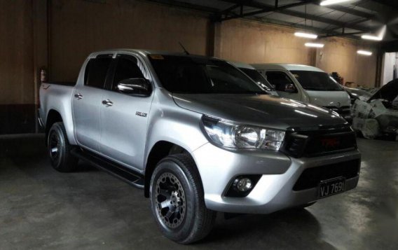 Selling 2nd Hand Toyota Hilux 2017 Manual Diesel at 32000 km in Makati-5