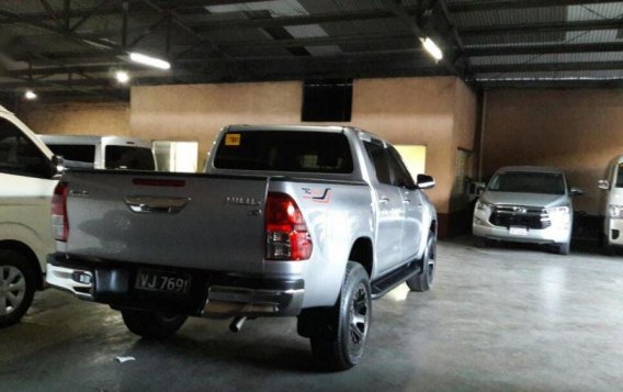 Selling 2nd Hand Toyota Hilux 2017 Manual Diesel at 32000 km in Makati-7