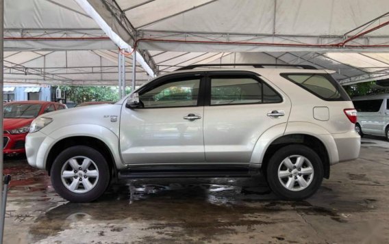 Toyota Fortuner 2010 Automatic Gasoline for sale in Makati-10