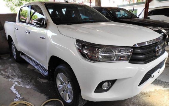 White Toyota Hilux 2016 Manual Diesel for sale in Marikina