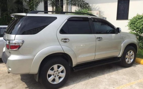 2nd Hand Toyota Fortuner 2009 at 63000 km for sale in Mandaue