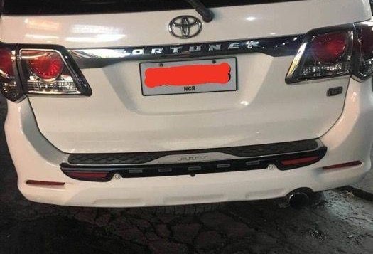 Selling 2nd Hand Toyota Fortuner 2014 Manual Diesel at 100000 km in Silang-2