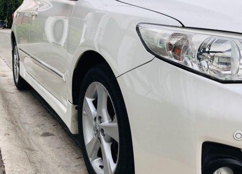 2nd Hand Toyota Altis 2011 for sale in Parañaque-3