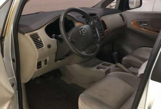 Selling 2nd Hand 2010 Toyota Innova in Manila-4