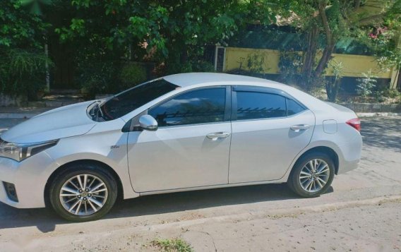 2nd Hand Toyota Altis 2014 Automatic Gasoline for sale in Cainta-2