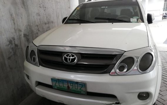 2nd Hand Toyota Fortuner 2006 Automatic Diesel for sale in Quezon City-2