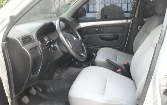 Selling 2nd Hand Toyota Avanza 2008 Manual Gasoline at 80000 km in Cabanatuan-6