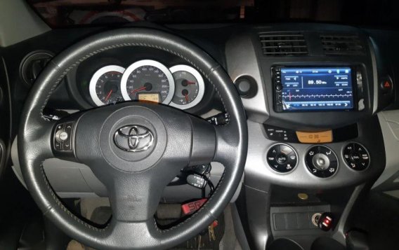 Selling 2006 Toyota Innova in La Trinidad-4