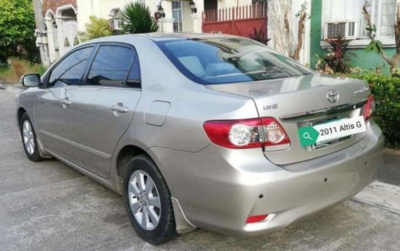 Selling Toyota Corolla Altis 2011 Automatic Diesel in Cabuyao-3