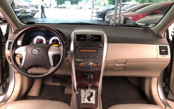 Selling 2012 Toyota Altis for sale in Makati-11