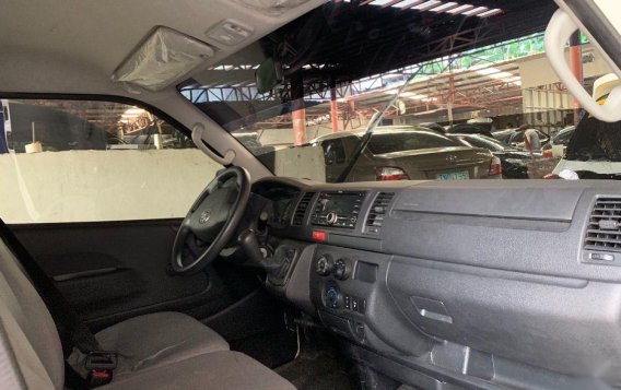 Selling 2nd Hand Toyota Hiace 2019 in Quezon City-1