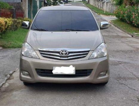 Selling 2nd Hand Toyota Innova 2010 in Mandaue