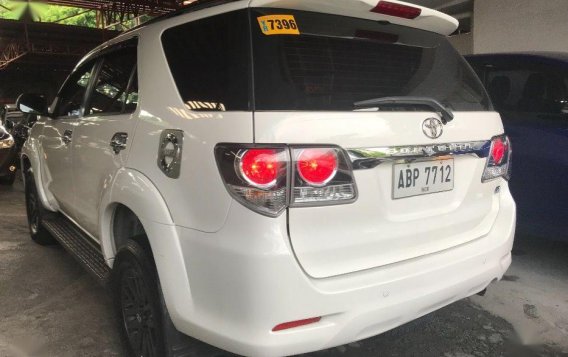 Selling White Toyota Fortuner 2016 in Quezon City-3