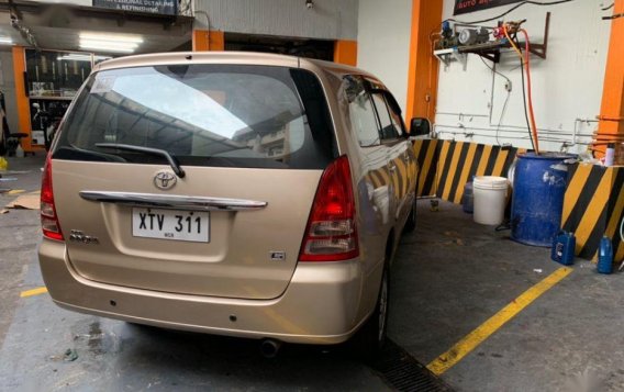 Selling 2nd Hand Toyota Innova 2005 in Quezon City-1