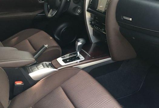Sell 2nd Hand 2018 Toyota Fortuner Automatic Diesel at 9000 km in Pasig-5