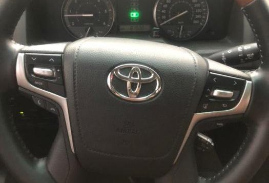 Selling 2nd Hand Toyota Land Cruiser 2012 in Pasig-4