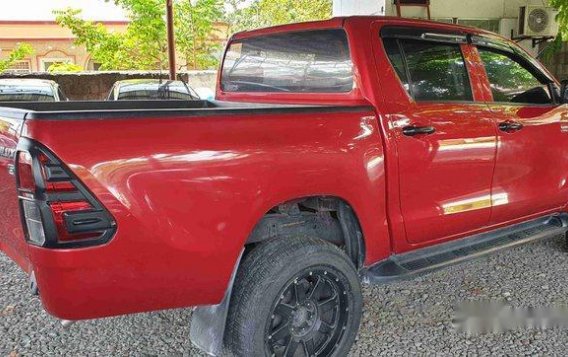 Selling Red Toyota Hilux 2018 at 8000 km in Quezon City-2