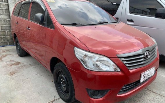 Selling Red Toyota Innova 2016 in Quezon City-1