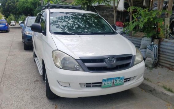 Selling 2nd Hand Toyota Innova 2005 at 114000 km in Cainta