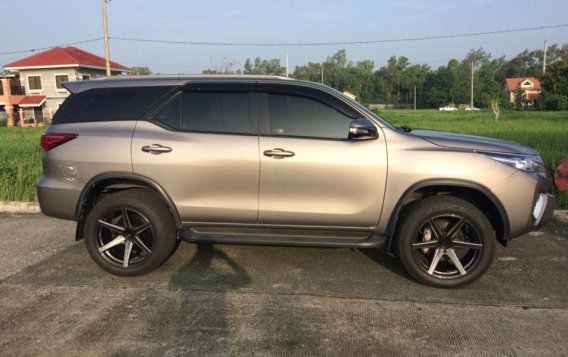 Selling 2nd Hand Toyota Fortuner 2017 in Dasmariñas-2