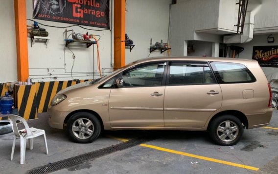 Selling 2nd Hand Toyota Innova 2005 in Quezon City-2