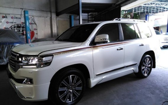 Selling 2nd Hand Toyota Land Cruiser 2018 Automatic Diesel at 8000 km in Manila-2