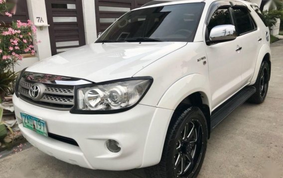 2nd Hand Toyota Fortuner 2005 Automatic Gasoline for sale in Parañaque
