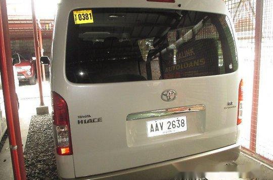 Selling White Toyota Hiace 2015 Automatic Diesel-2
