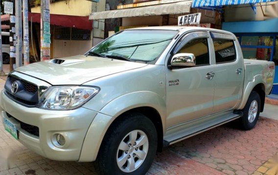 2nd Hand 2011 Toyota Hilux for sale in Quezon City-1