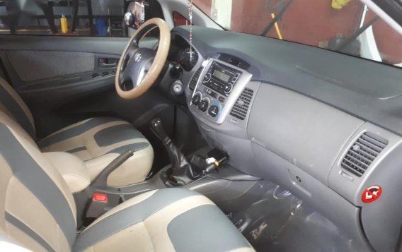 Brown Toyota Innova 2014 Manual Diesel for sale in Quezon City-6