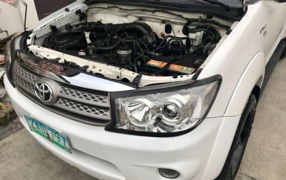 2nd Hand Toyota Fortuner 2005 Automatic Gasoline for sale in Parañaque-10