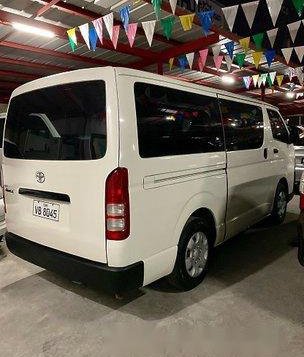 Selling White Toyota Hiace 2016 in Manual-2