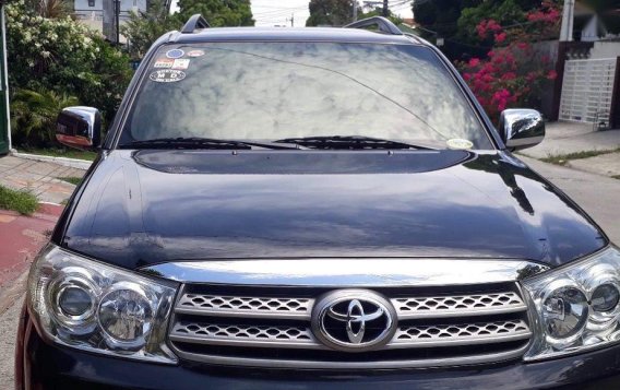 Selling Black Toyota Fortuner 2009 in Parañaque-5