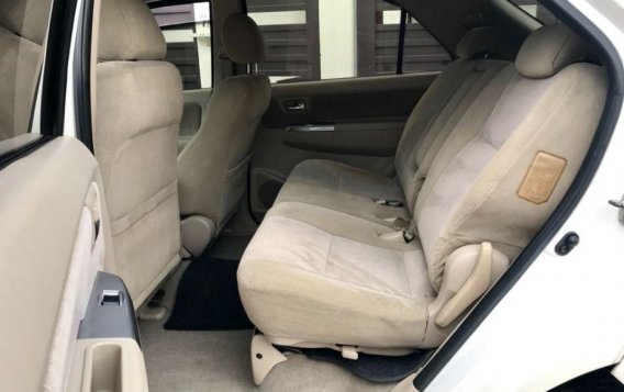 2nd Hand Toyota Fortuner 2005 Automatic Gasoline for sale in Parañaque-6