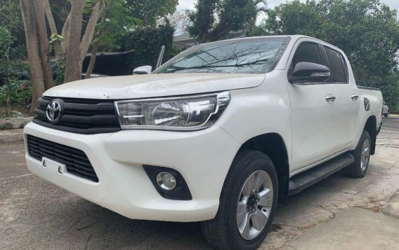 Selling White Toyota Hilux 2016 Manual Diesel in Quezon City