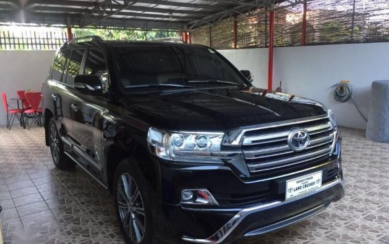 2nd Hand Toyota Land Cruiser 2018 Automatic Diesel for sale in Quezon City