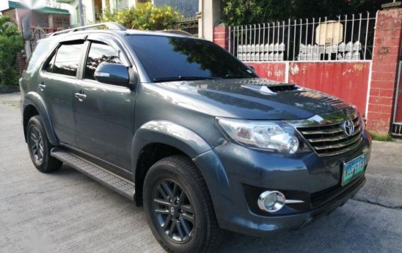 Selling Black Toyota Fortuner 2014 Automatic Diesel in Las Piñas-1