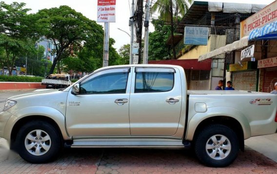 2nd Hand 2011 Toyota Hilux for sale in Quezon City