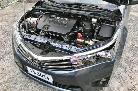 Selling Gray Toyota Corolla Altis 2016 in Parañaque-5