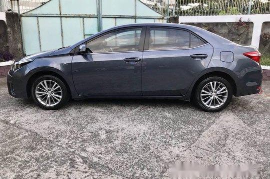 Selling Gray Toyota Corolla Altis 2016 in Parañaque-4