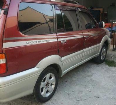 Selling 2nd Hand Toyota Revo 2003 in Cainta