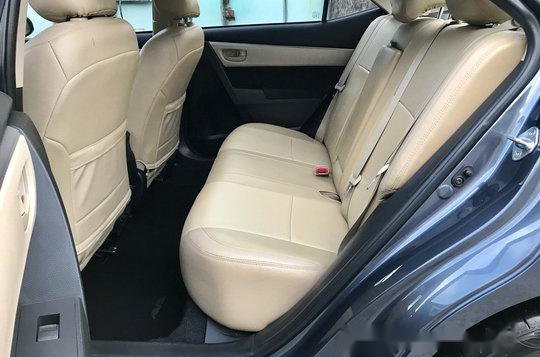 Selling Gray Toyota Corolla Altis 2016 in Parañaque-6