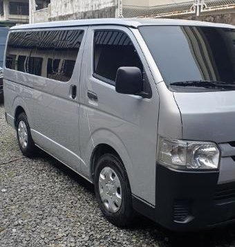 Sell 2nd Hand 2015 Toyota Hiace Manual Diesel at 30000 km in Quezon City-1