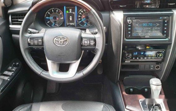 Selling Black Toyota Fortuner 2018 Automatic Diesel at 19000 km in Quezon City-4